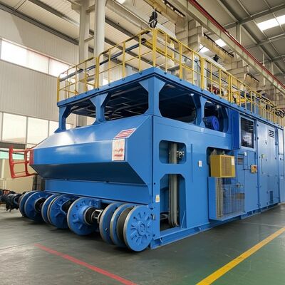 Όχημα φόρτωσης κλιβάνου με εναλλάξιμα δοχεία απορριμμάτων, κάθετη ανύψωση και τηλεσκοπικό βραχίονα για αποτελεσματική φόρτωση