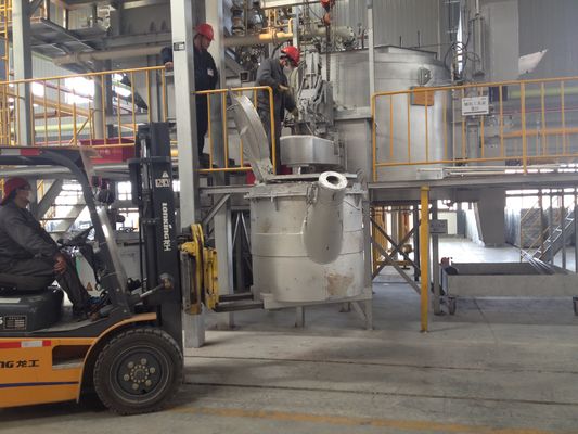 500KG Forklift ικανότητας λειωμένες κουτάλες μεταφοράς αργιλίου που χύνουν στο λειωμένο μέταλλο 800 βαθμούς